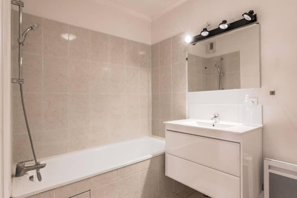 Apartment Prague In Disneyland Montévrain